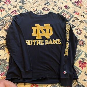 Men’s large Notre Dame long sleeve shirt. Great condition